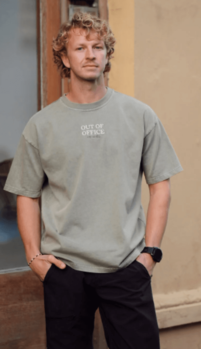 Pre Après Out of Office Tee Green Stone Unisex
